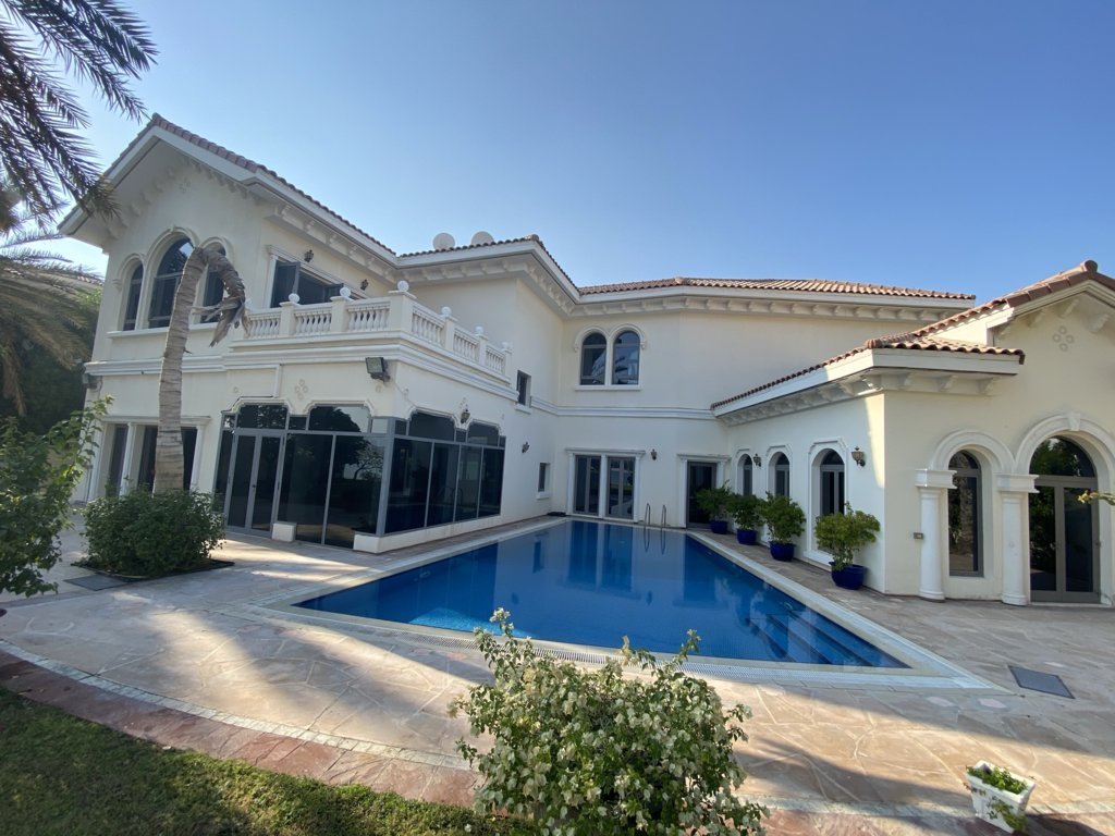 Palm Jumeirah Villas Design-Build Consultancy interior design / home interior design / interior / home interior design /house interior design/interior decoration /interior decorator near me /modern home decor/living room design