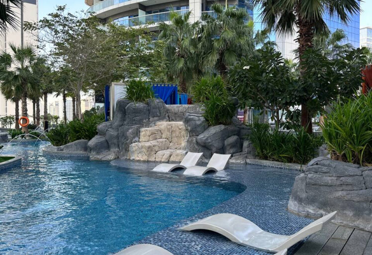 Paramount Hotel Pool